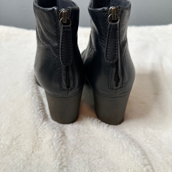 Clark’s Enfield Tess leather zip ankle boots - Picture 6 of 7